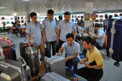 奧凱盛箱包秋季新品發(fā)布會盛大舉行