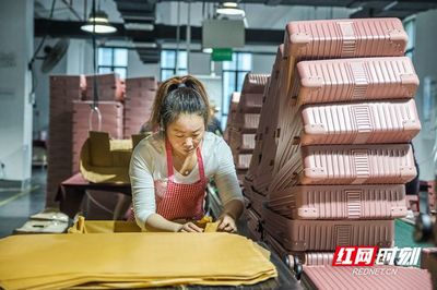 藍(lán)山:企業(yè)生產(chǎn)忙 外貿(mào)"開門紅"(圖)